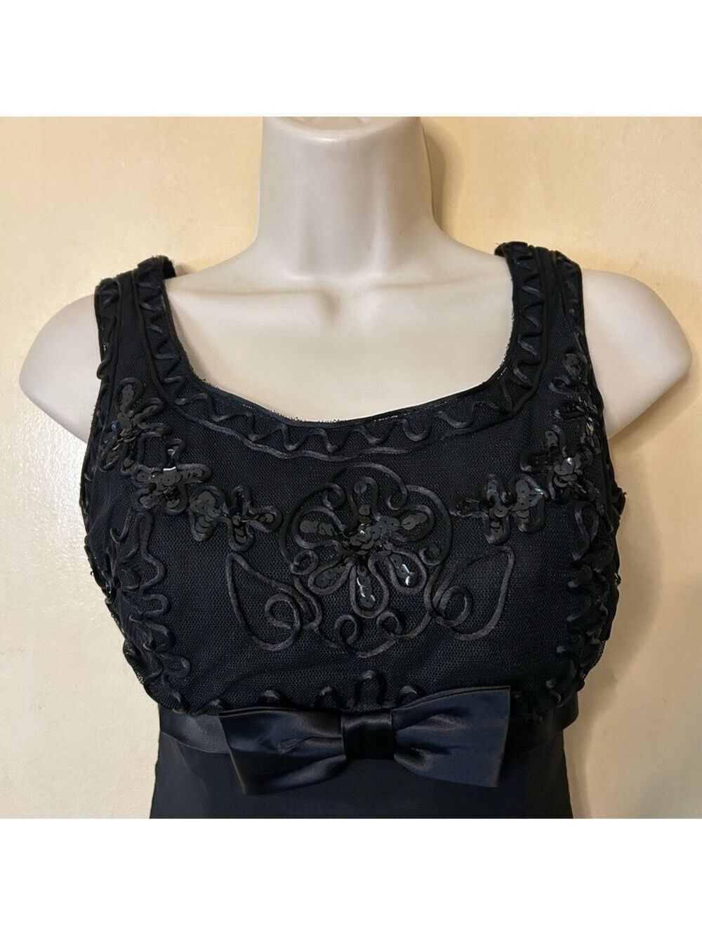 De Laru Vintage Black Maxi Dress with Bow and Sequin Detail size 4 - Picture 2 of 12